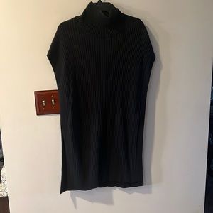 Banana Republic black long sweater vest
